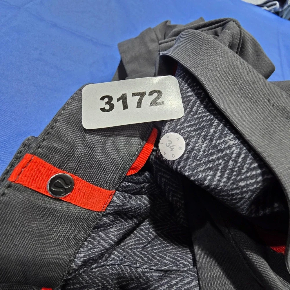 Lululemon ABC Pant Slim Warpstreme Dark Grey Mens 34 x 32 Five Pocket Trousers